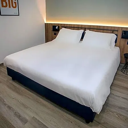 Moody Smart & Comfy 3*